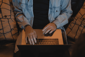 Risk management of IT offshoring